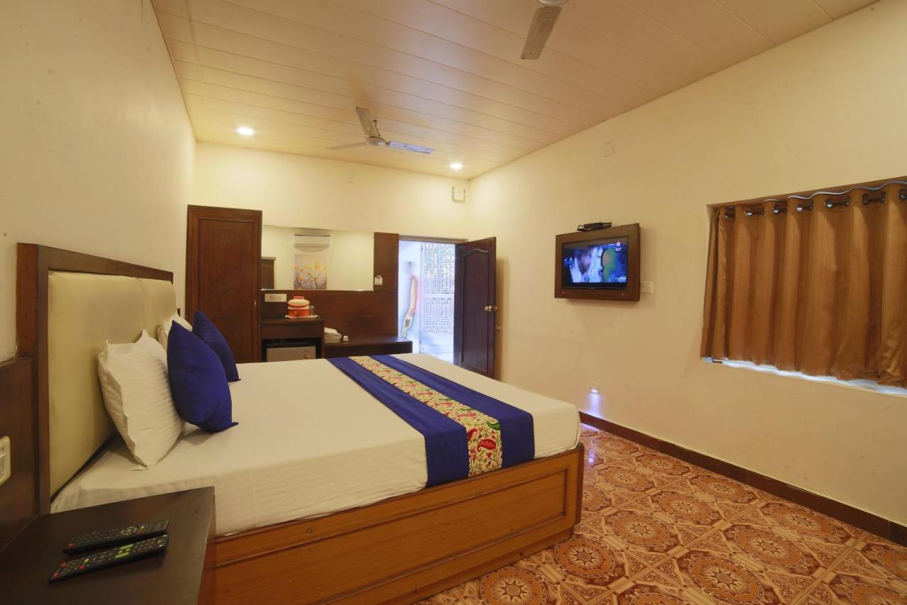 Hotel Banjara Regalia Mount Abu Exterior photo