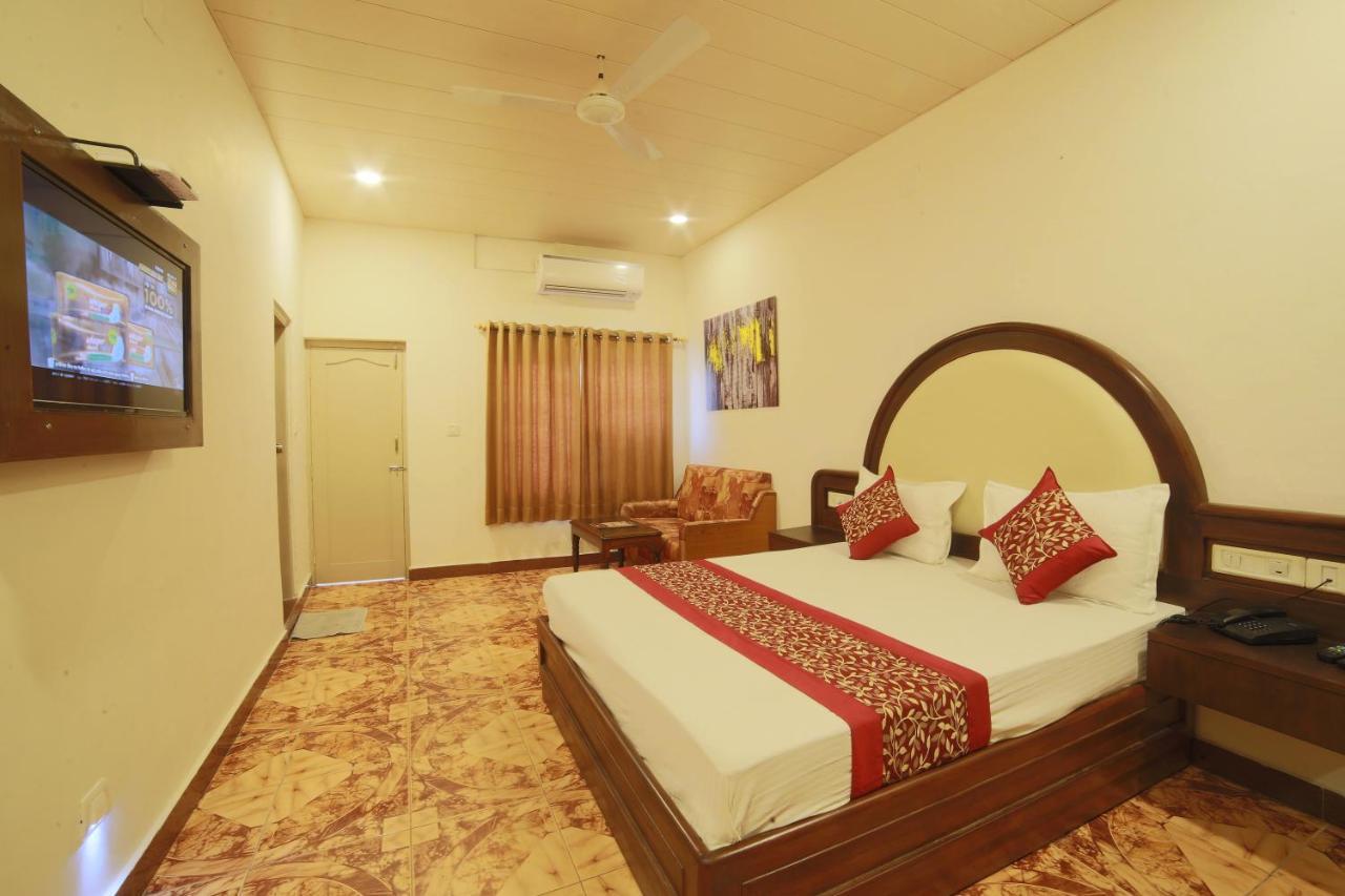 Hotel Banjara Regalia Mount Abu Exterior photo
